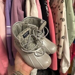 Sperry Kids Silver and Gray Boots